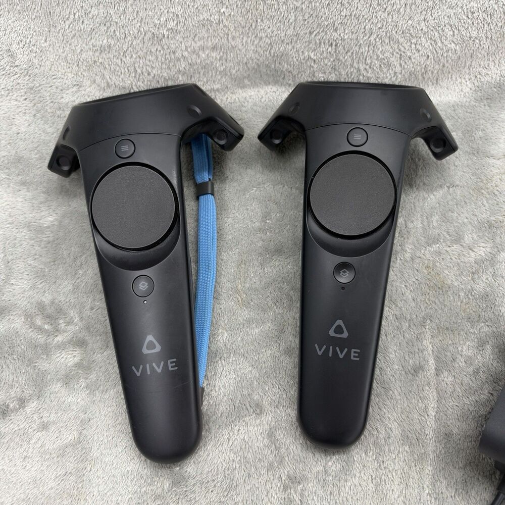 HTC Vive Virtual Reality VR Wand Controllers Pair Black 2PR7100